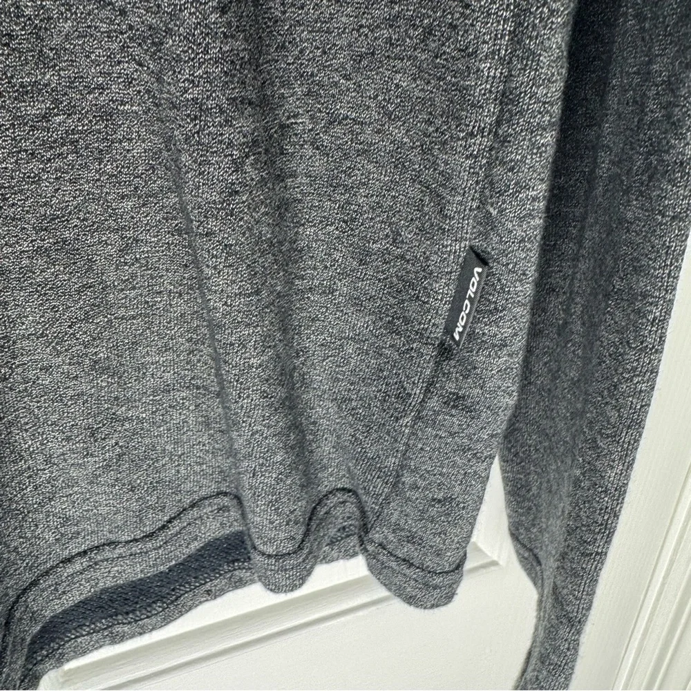 Volcom Men’s Gray Long Sleeve Henley Shirt with Pocket cotton blend - Picture 3 of 7